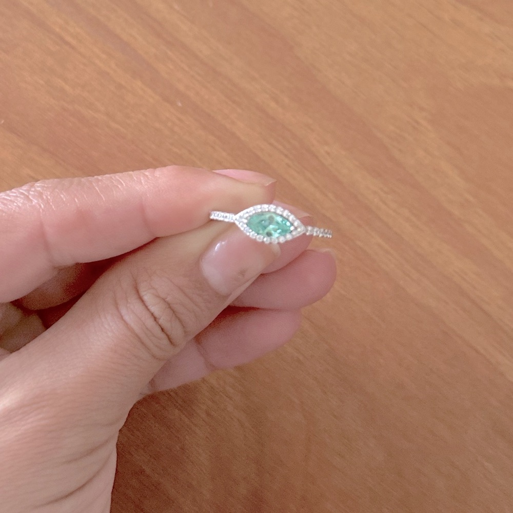 GORGEOUS SILVER RING - Picture 4 of 4